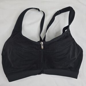 Victoria's Secret knockout sports bra size 34C